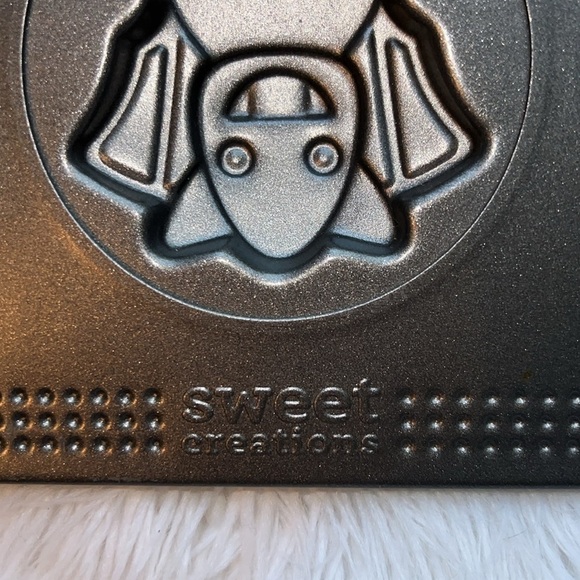 Sweet Creations Halloween Cookies Baking Pan - Picture 3 of 3